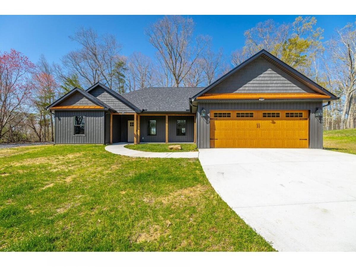 Picture of Home For Sale in Trenton, Georgia, United States