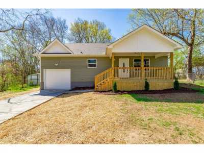 Home For Sale in Rossville, Georgia
