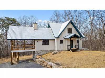 Home For Sale in Menlo, Georgia