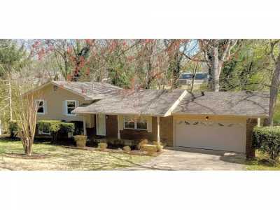 Home For Sale in Hixson, Tennessee