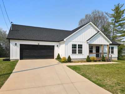 Home For Sale in Chickamauga, Georgia