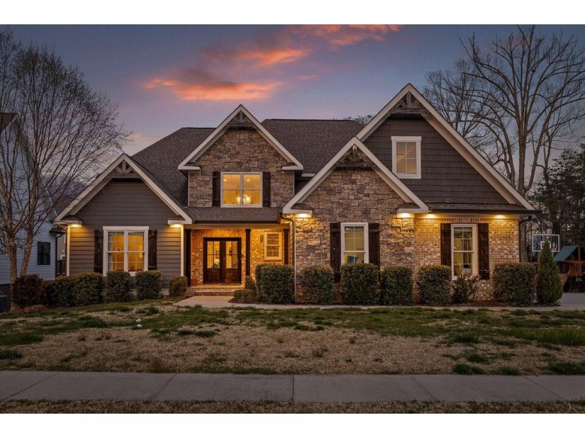 Picture of Home For Sale in Hixson, Tennessee, United States