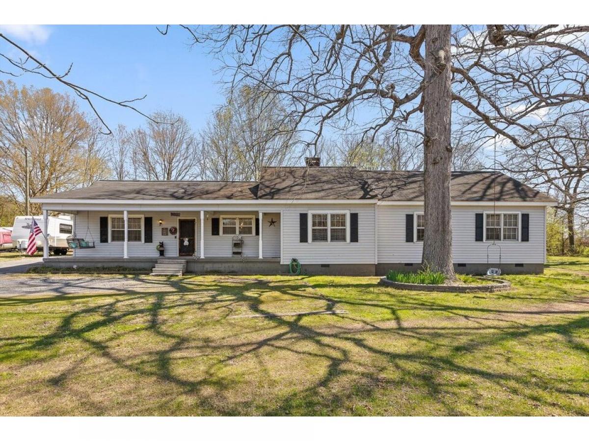 Picture of Home For Sale in Dalton, Georgia, United States