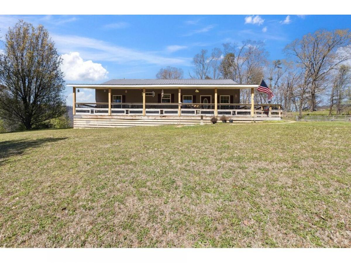 Picture of Home For Sale in Whitwell, Tennessee, United States