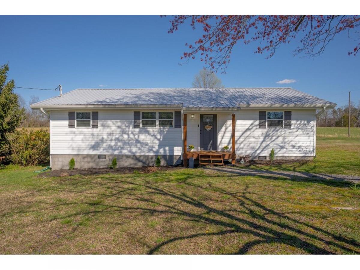 Picture of Home For Sale in Trenton, Georgia, United States