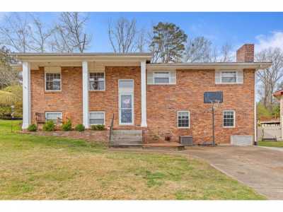 Home For Sale in Hixson, Tennessee