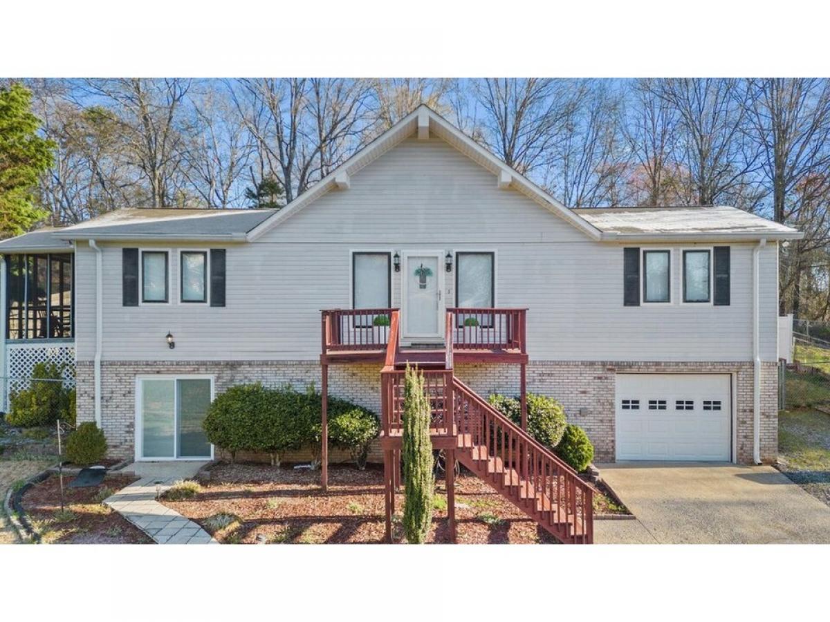 Picture of Home For Sale in Soddy Daisy, Tennessee, United States