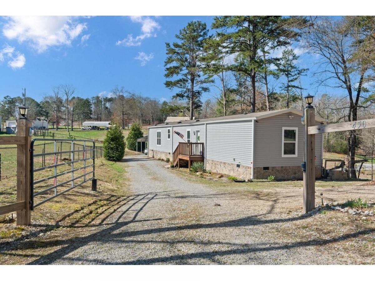 Picture of Home For Sale in Soddy Daisy, Tennessee, United States