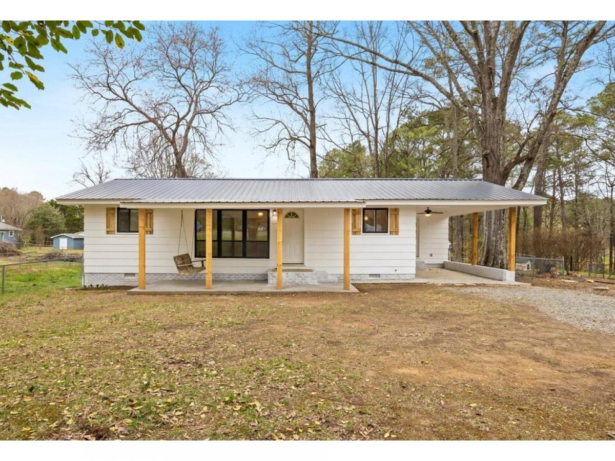 Picture of Home For Sale in Tunnel Hill, Georgia, United States