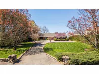 Home For Sale in Lookout Mountain, Tennessee