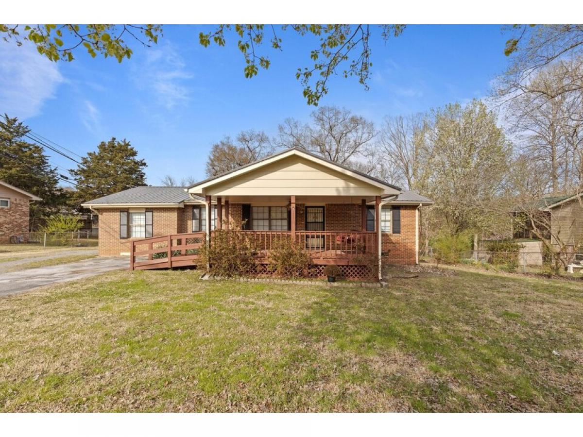 Picture of Home For Sale in Soddy Daisy, Tennessee, United States