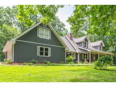 Home For Sale in Signal Mountain, Tennessee