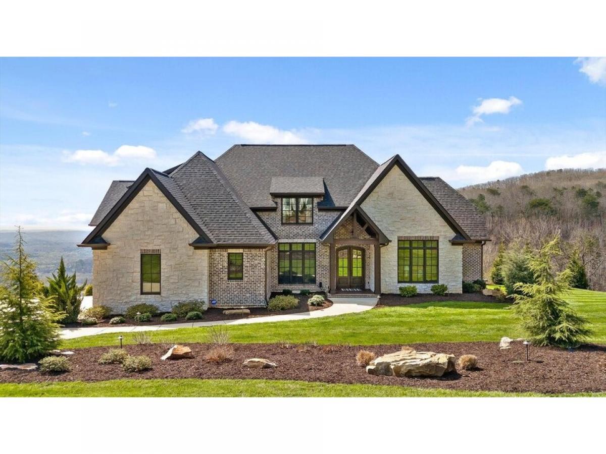 Picture of Home For Sale in Signal Mountain, Tennessee, United States