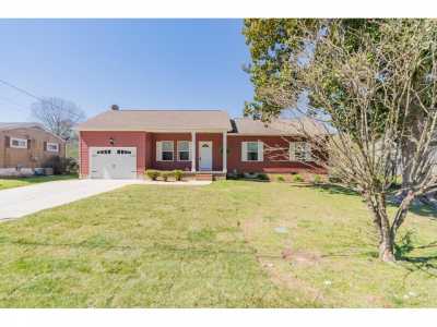 Home For Sale in Rossville, Georgia