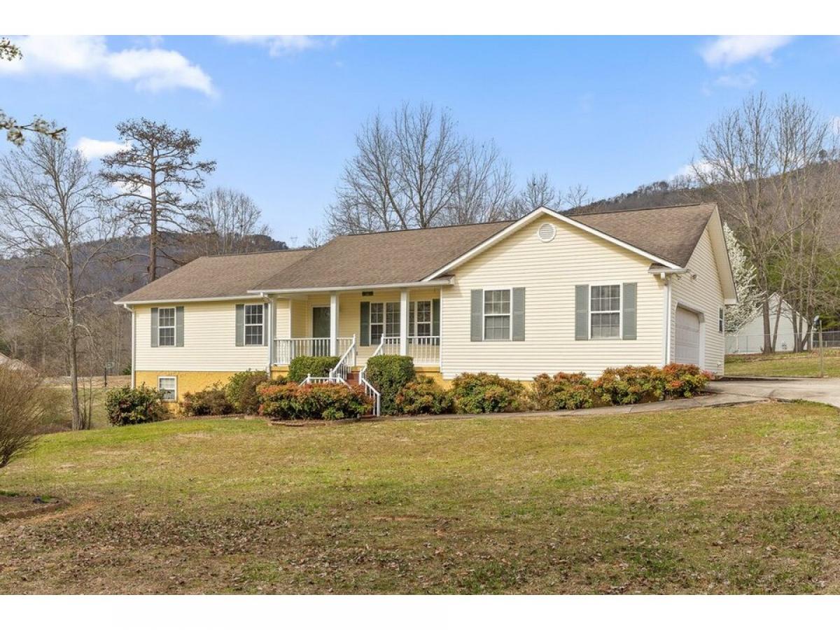 Picture of Home For Sale in Trenton, Georgia, United States