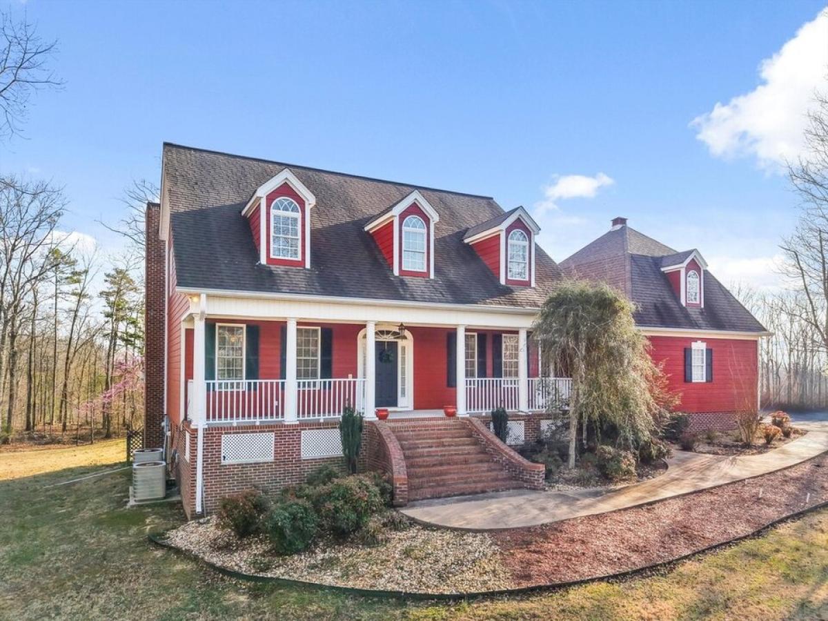 Picture of Home For Sale in Summerville, Georgia, United States