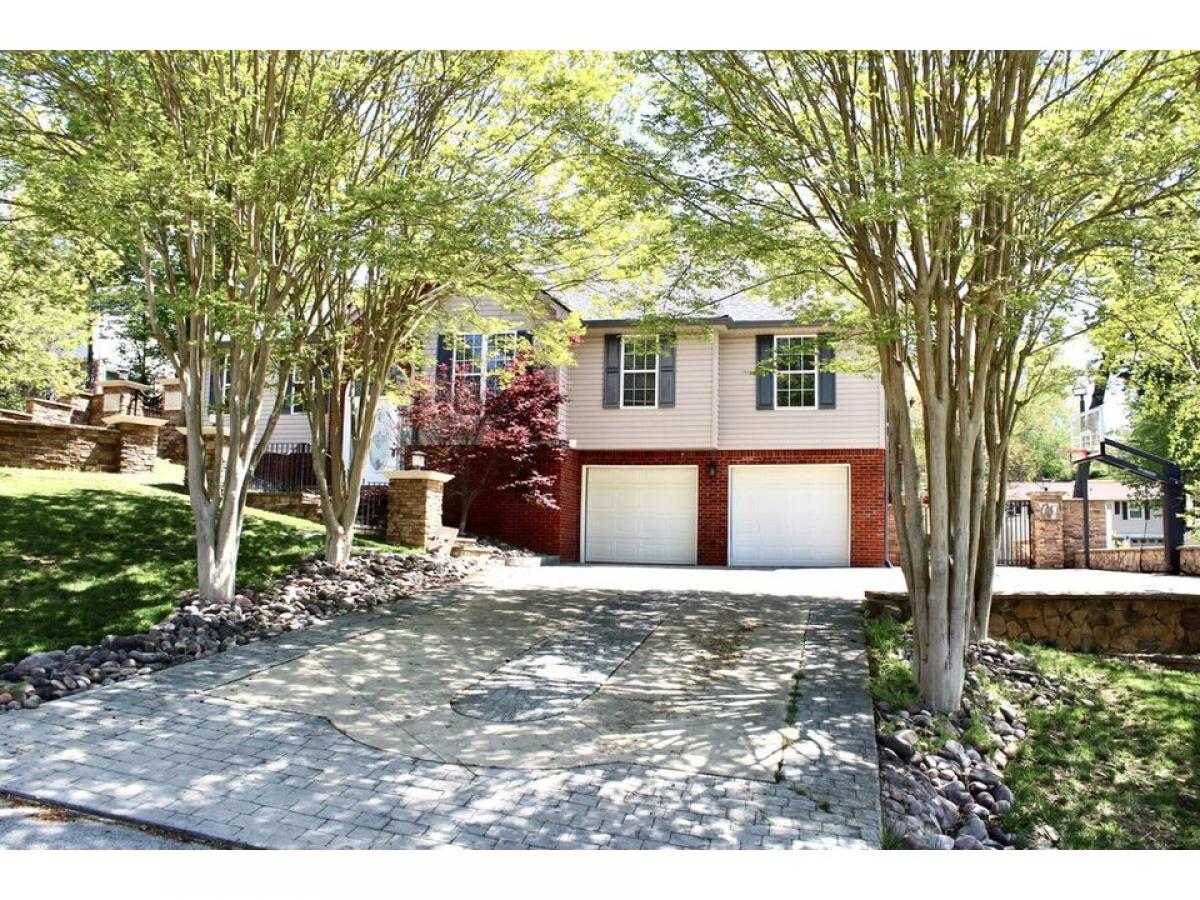 Picture of Home For Sale in Soddy Daisy, Tennessee, United States