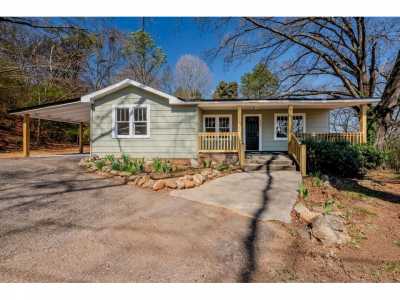 Home For Sale in Lafayette, Georgia