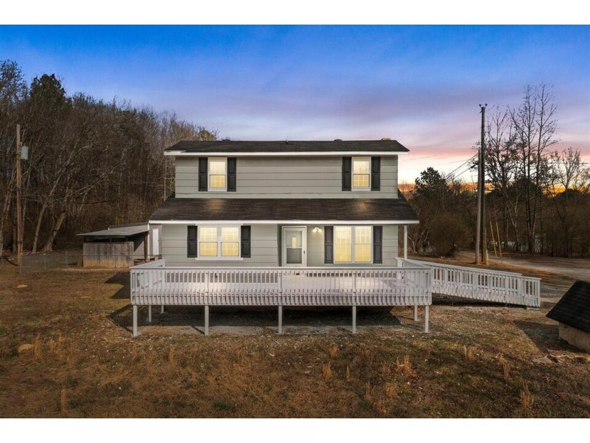 Picture of Home For Sale in Dalton, Georgia, United States