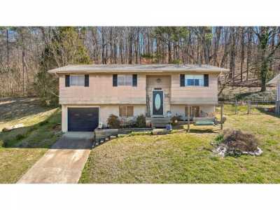 Home For Sale in Ringgold, Georgia