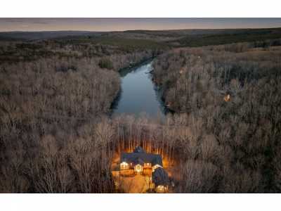 Home For Sale in Signal Mountain, Tennessee