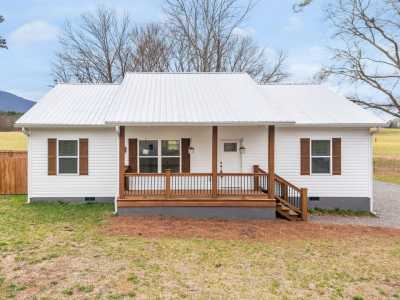 Home For Sale in Benton, Tennessee