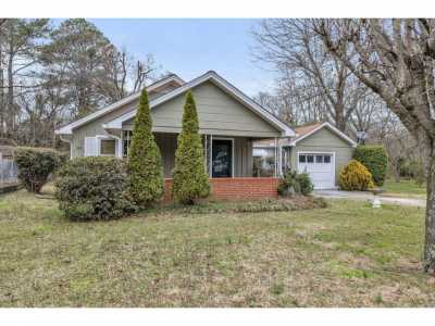 Home For Sale in Lafayette, Georgia