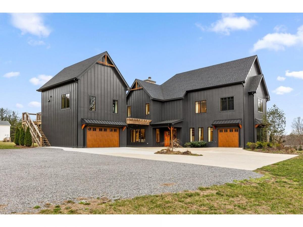 Picture of Home For Sale in Signal Mountain, Tennessee, United States