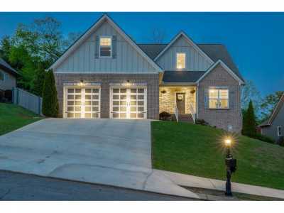 Home For Sale in Hixson, Tennessee