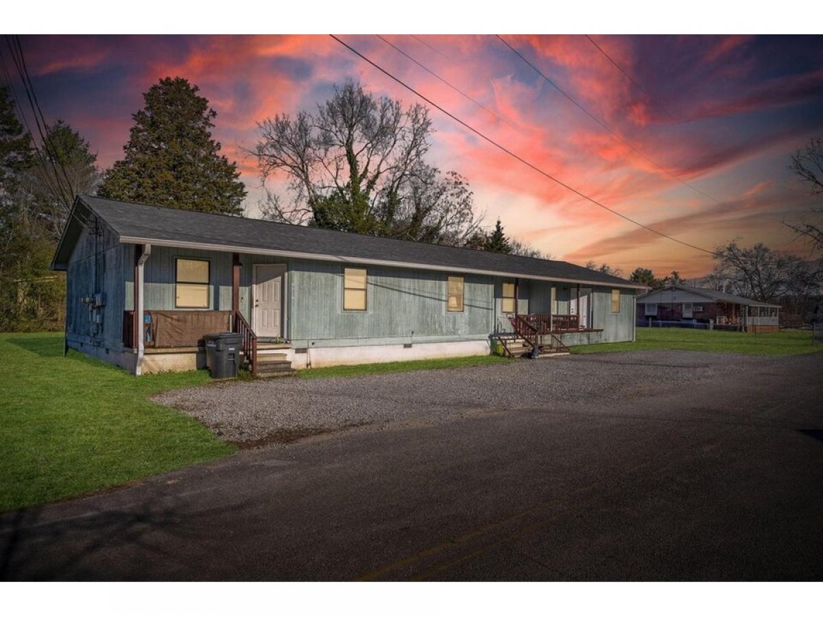 Picture of Home For Sale in Graysville, Tennessee, United States