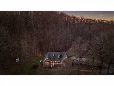 Home For Sale in South Pittsburg, Tennessee