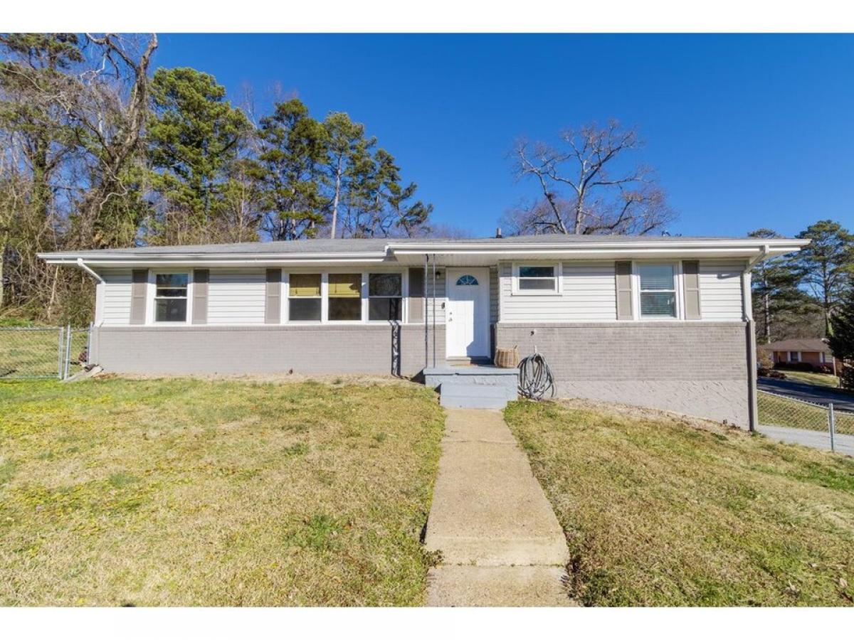 Picture of Home For Sale in Rossville, Georgia, United States