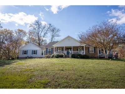 Home For Sale in Trenton, Georgia