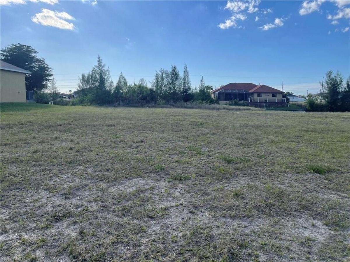 Picture of Residential Land For Sale in Cape Coral, Florida, United States