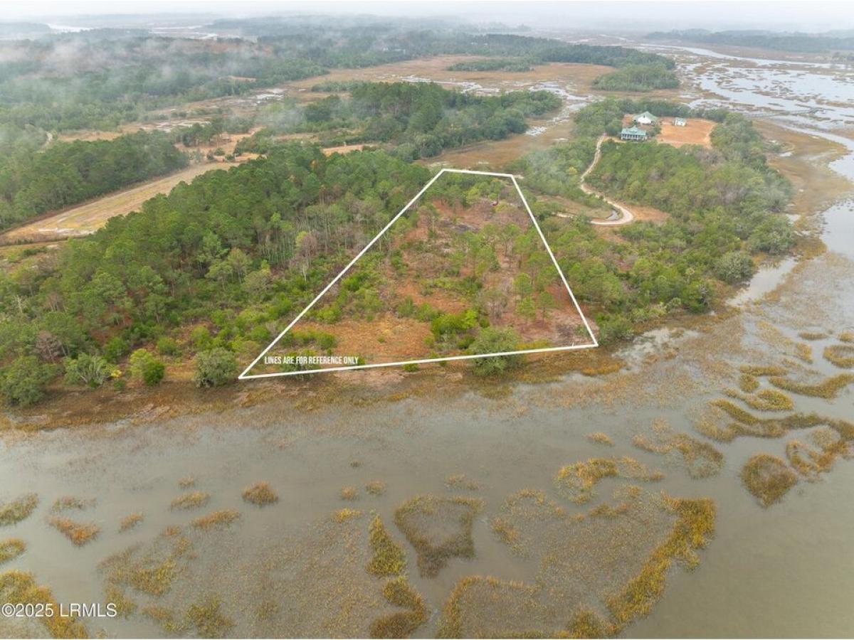 Picture of Residential Land For Sale in Saint Helena Island, South Carolina, United States
