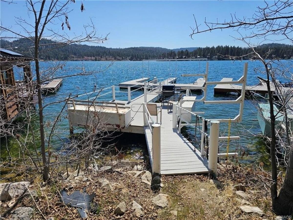 Picture of Home For Sale in Lake Arrowhead, California, United States