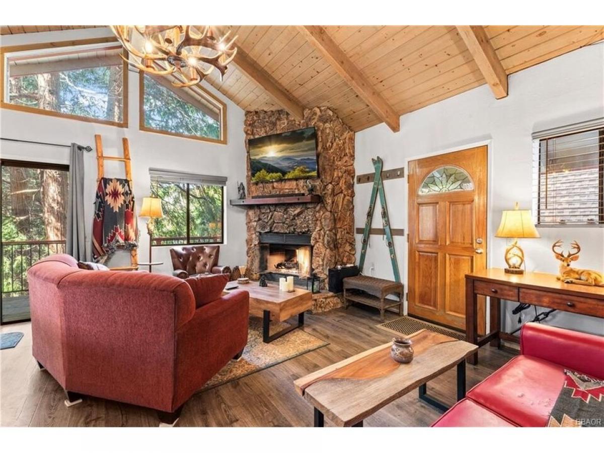 Picture of Home For Sale in Lake Arrowhead, California, United States