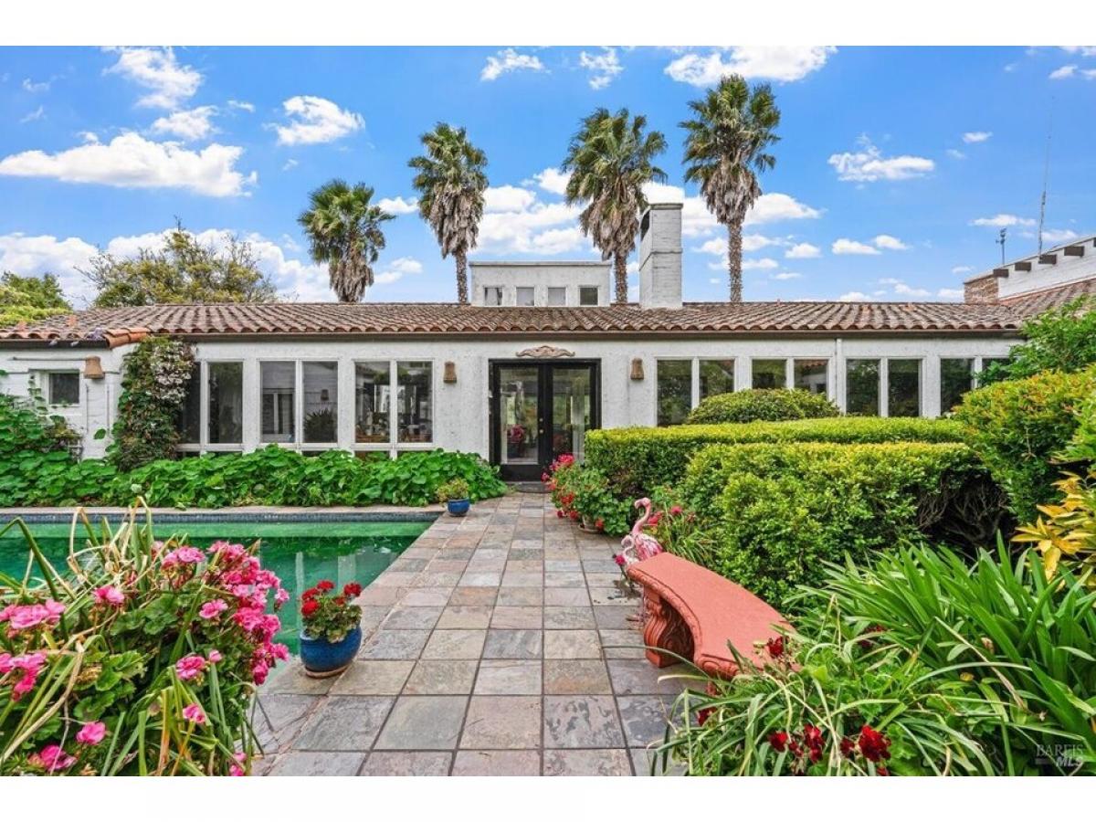 Picture of Home For Sale in Petaluma, California, United States