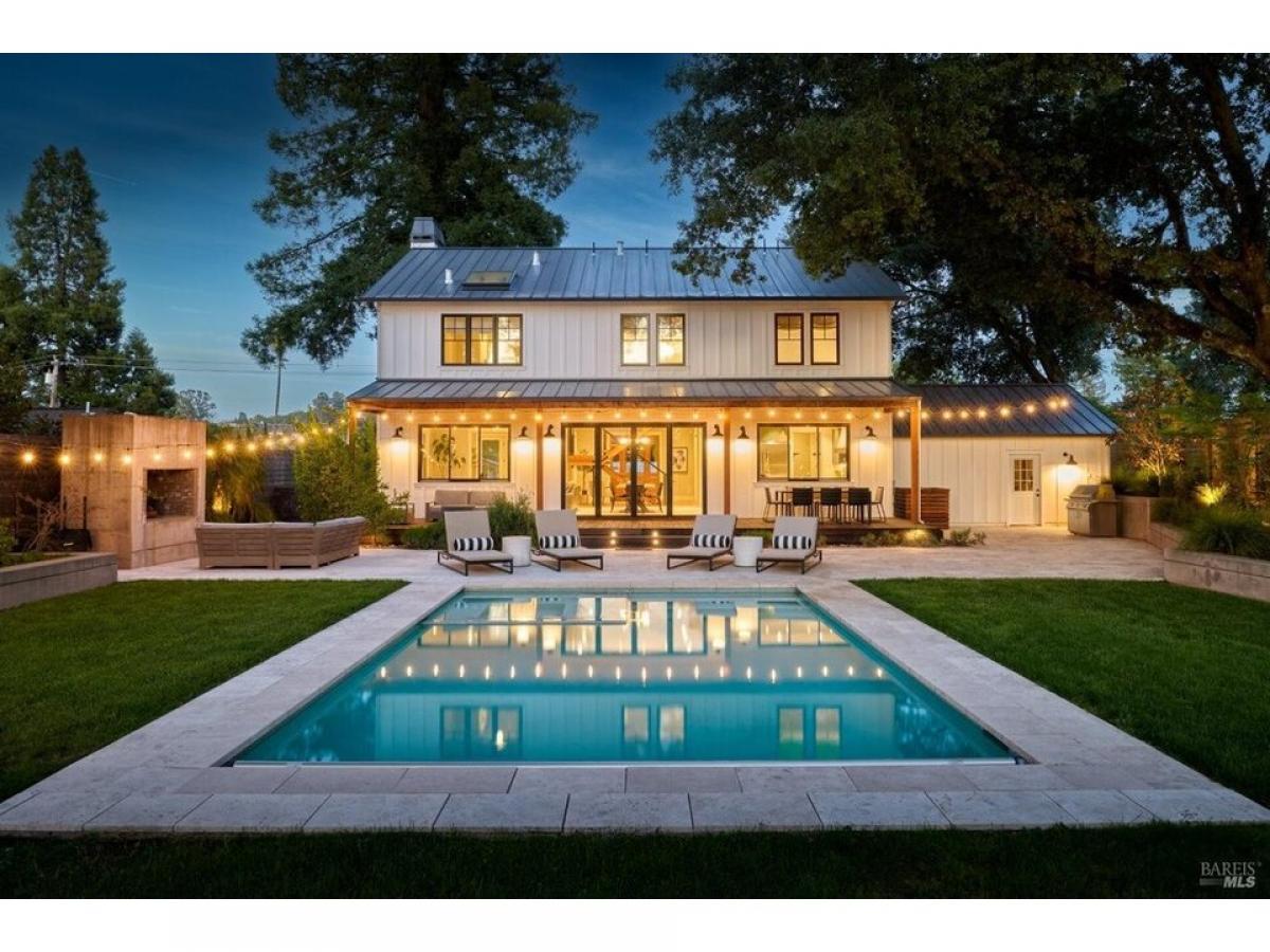 Picture of Home For Sale in Healdsburg, California, United States