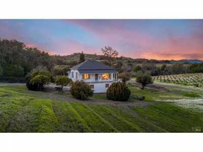 Home For Sale in Cloverdale, California