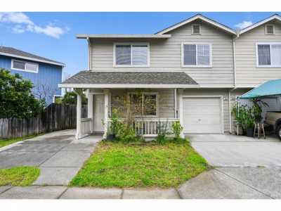 Home For Sale in Windsor, California