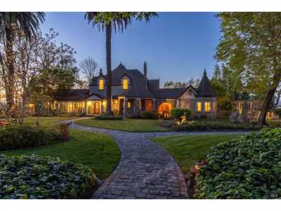 Home For Sale in Windsor, California