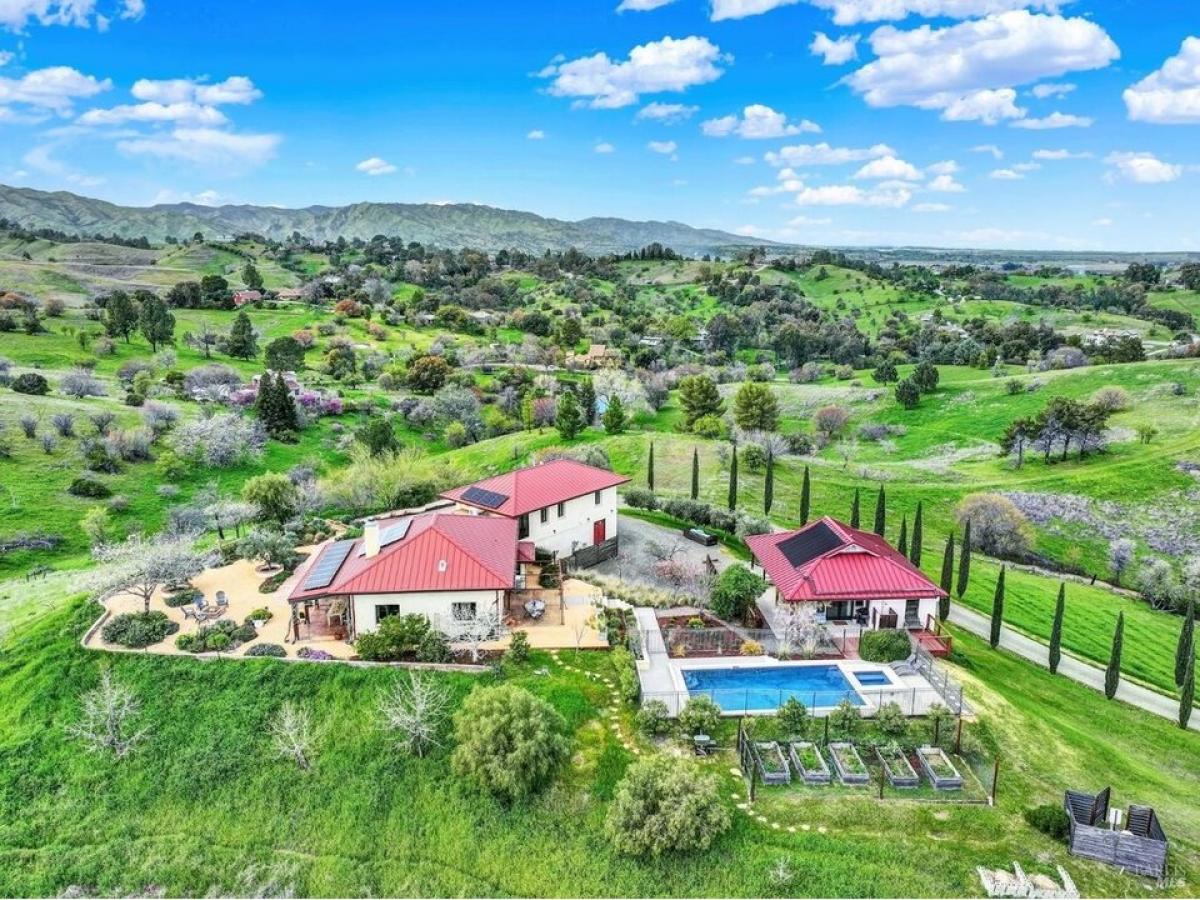 Picture of Home For Sale in Winters, California, United States