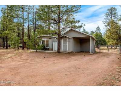 Home For Sale in Overgaard, Arizona