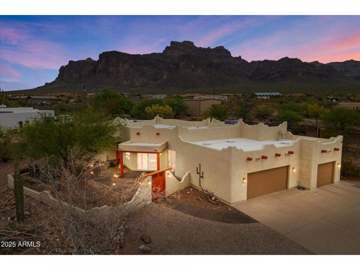 Picture of Home For Sale in Apache Junction, Arizona, United States