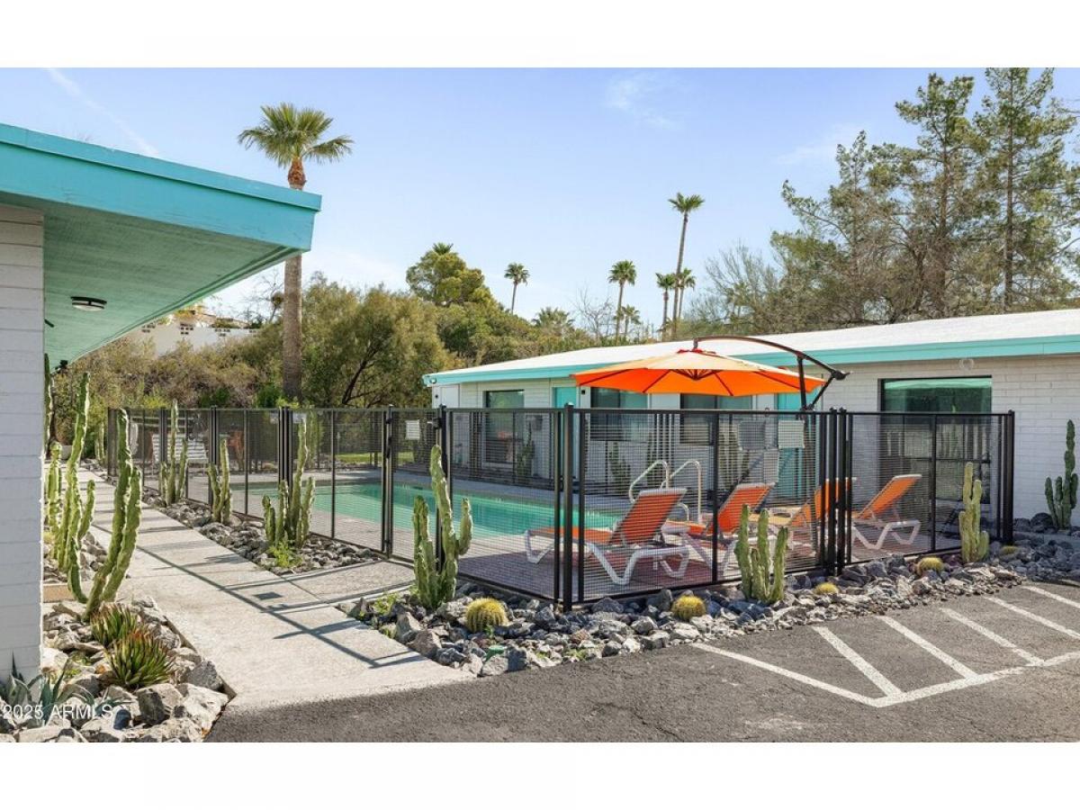 Picture of Home For Sale in Carefree, Arizona, United States