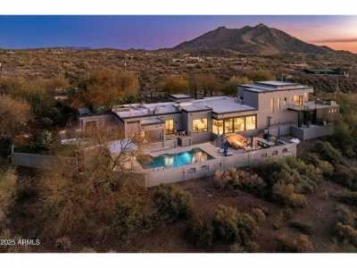 Home For Sale in Cave Creek, Arizona