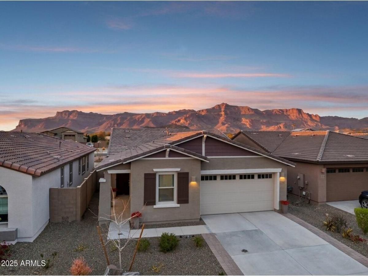 Picture of Home For Sale in Gold Canyon, Arizona, United States