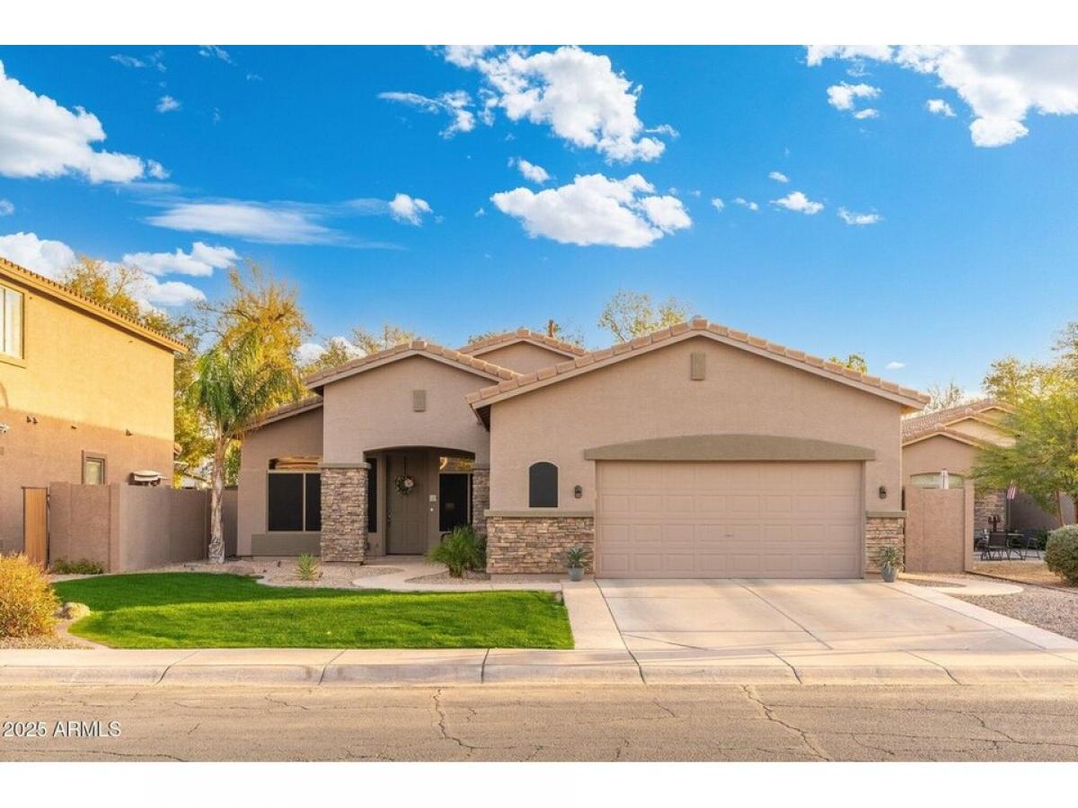 Picture of Home For Sale in Chandler, Arizona, United States