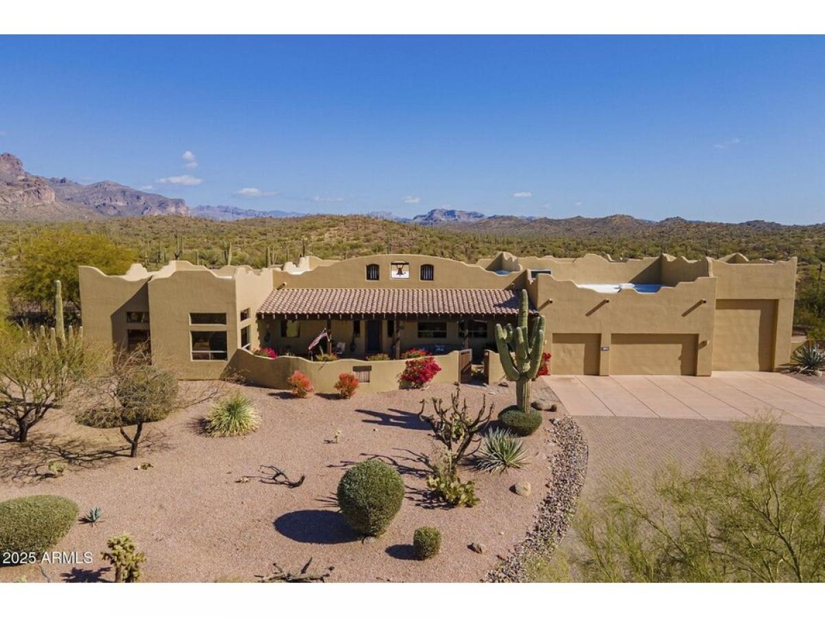 Picture of Home For Sale in Gold Canyon, Arizona, United States